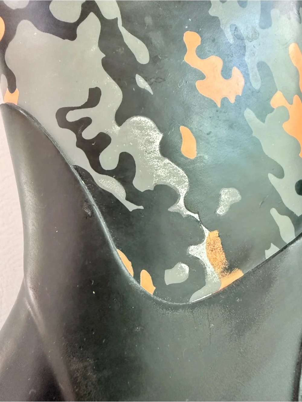 BOGS Neo Camo Tall Rain Boots Kids Boys Toddler Boots Size 13 Black & Orange